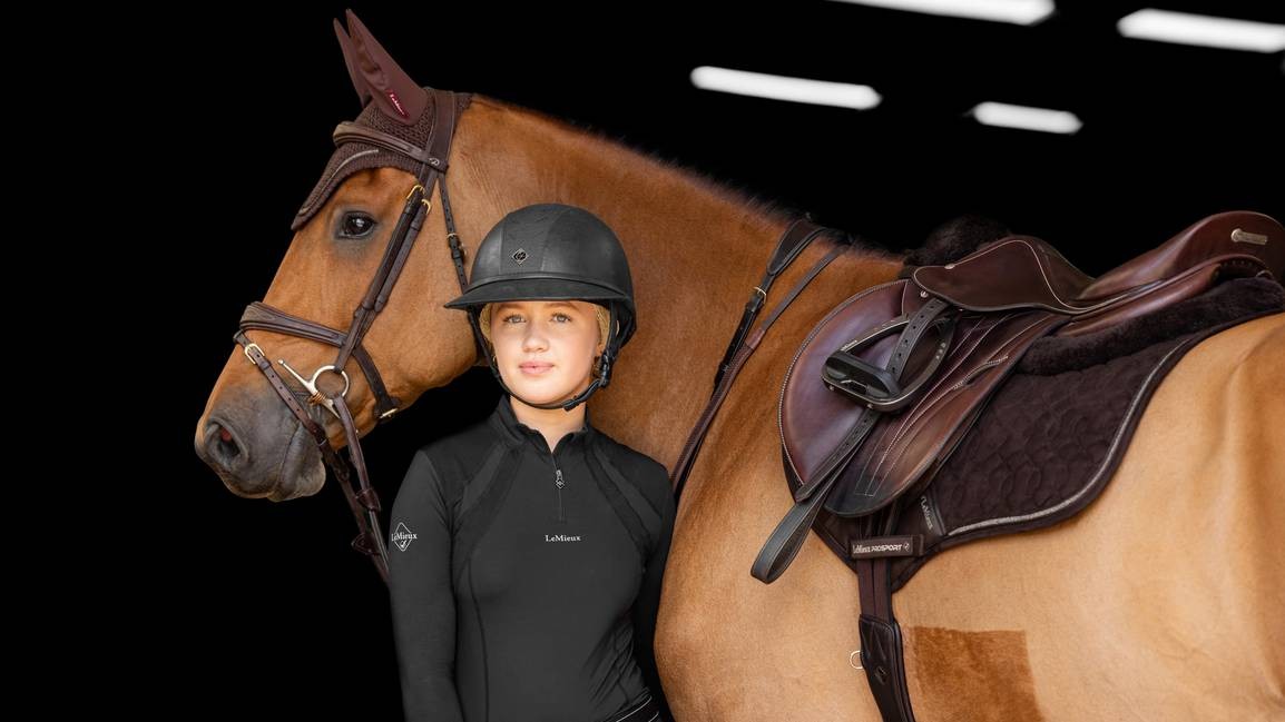 Kristall-Wildleder_Dressur_Sprungschabracke